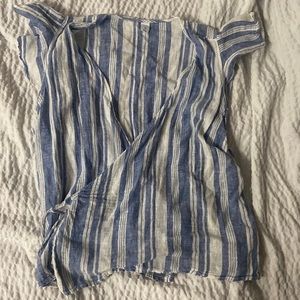 Old Navy Xl wrap top blue and white